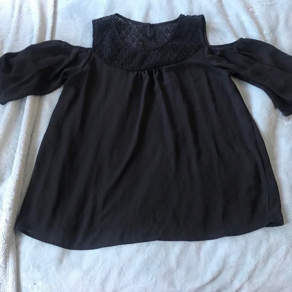 Cold shoulder top